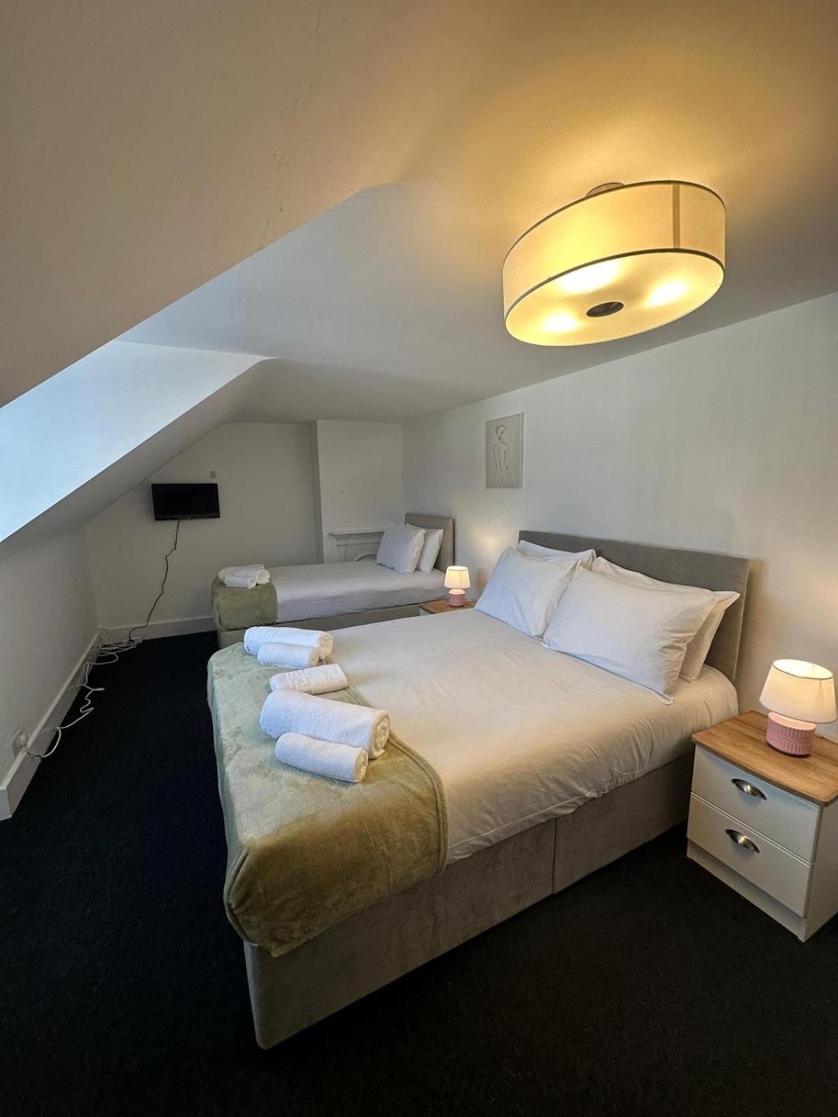 Cambridge Central Rooms - Tas Accommodations エクステリア 写真